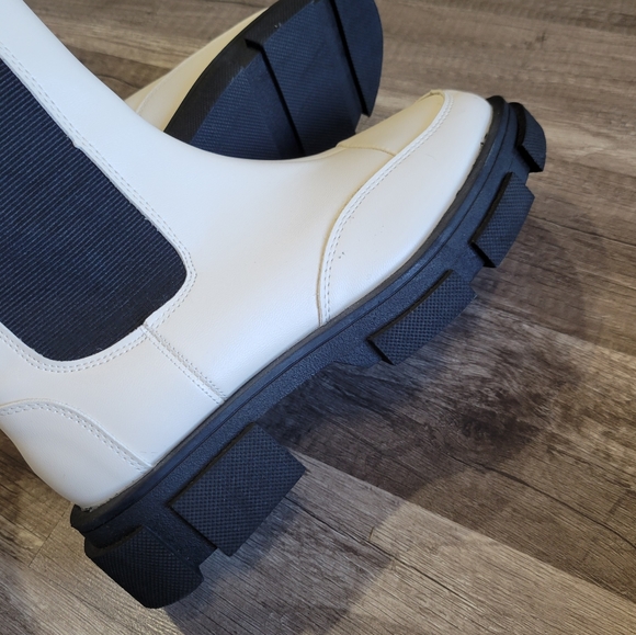 Nasty Gal White Platform Chunky Boots - Picture 6 of 8